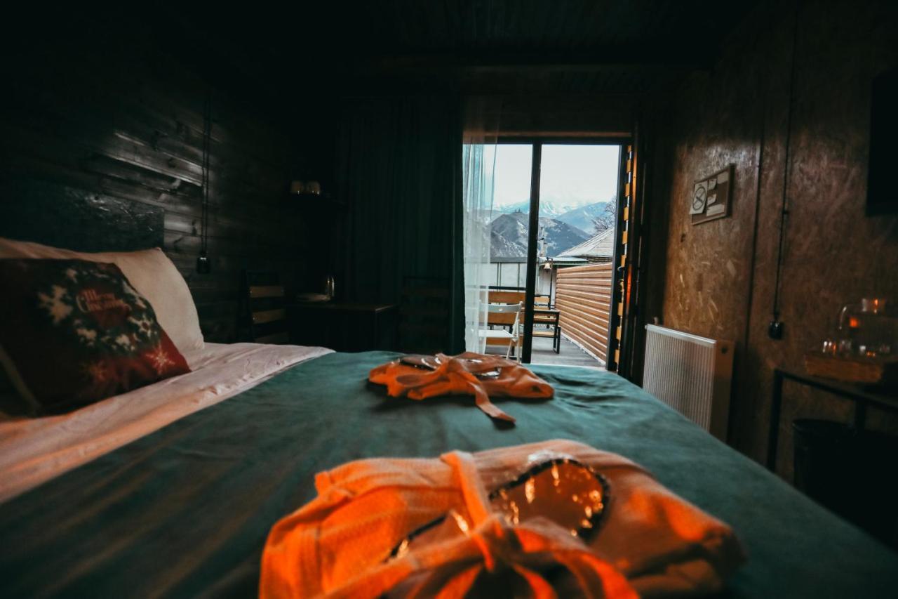Wooden Hotel Kazbegi エクステリア 写真