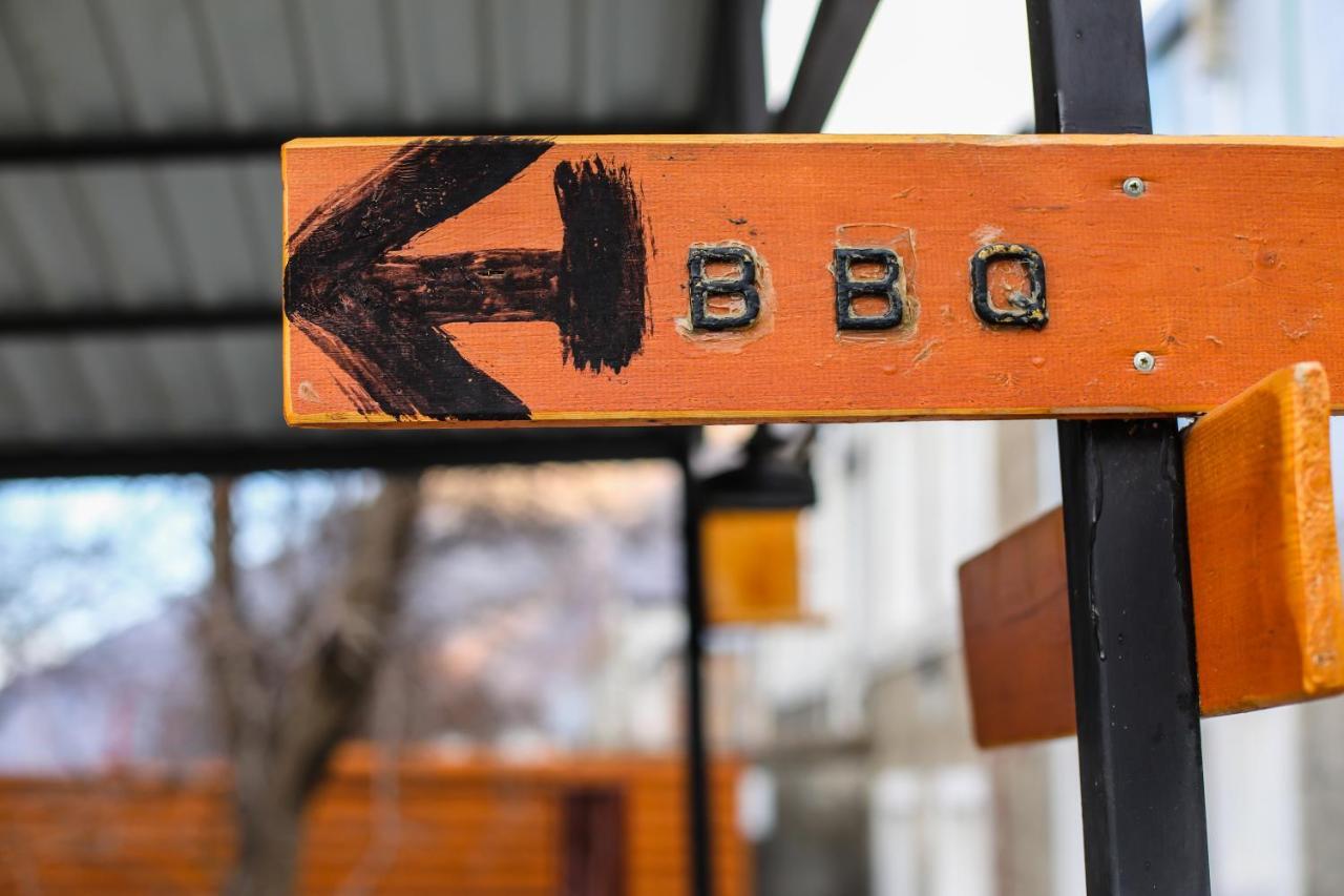 Wooden Hotel Kazbegi エクステリア 写真