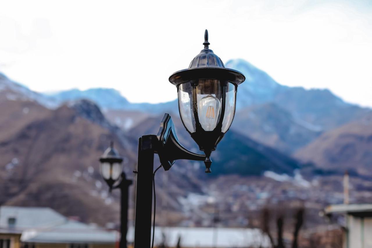 Wooden Hotel Kazbegi エクステリア 写真