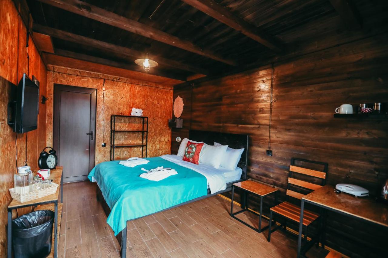 Wooden Hotel Kazbegi エクステリア 写真