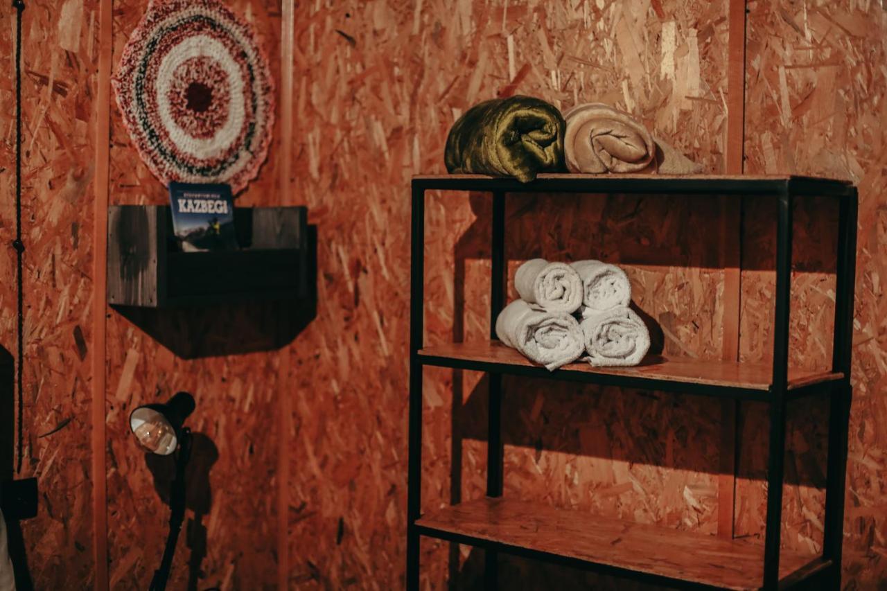 Wooden Hotel Kazbegi エクステリア 写真