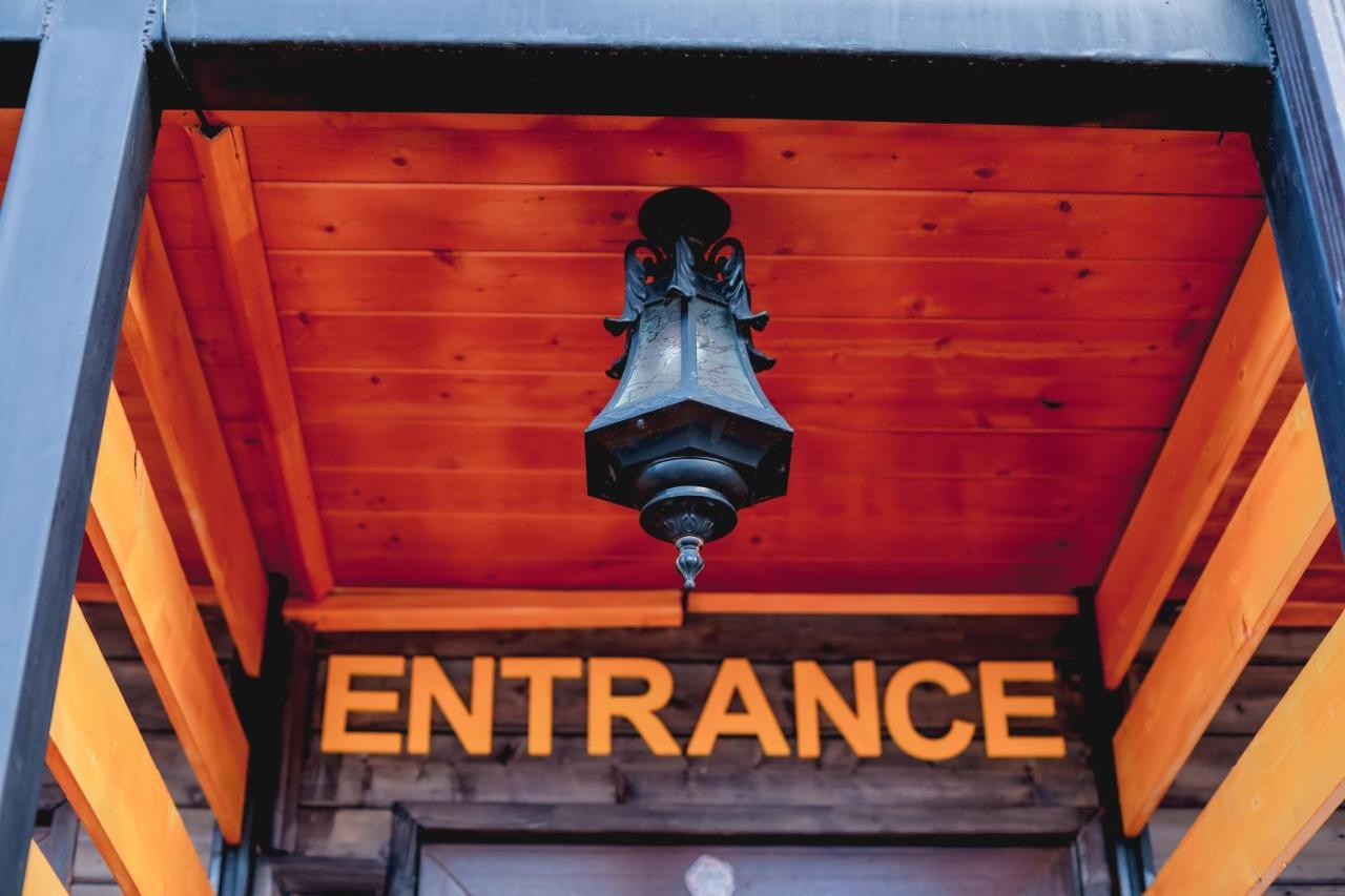 Wooden Hotel Kazbegi エクステリア 写真